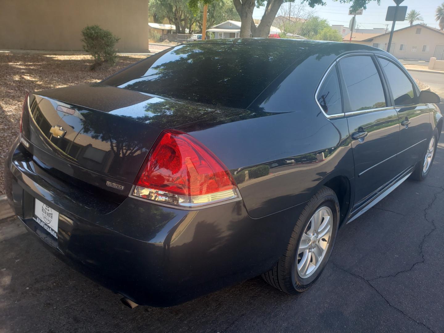 2014 /gray Chevrolet Impala ls fleet (2G1WA5E31E1) with an 3.6L V6 DOHC 24V engine, 6-Speed Automatic transmission, located at 323 E Dunlap Ave., Phoenix, AZ, 85020, (602) 331-9000, 33.567677, -112.069000 - 2014 Chevrolet Impala Limited LS,..... Ice cold A/C, No accidents, Power everything, Stereo/cd player, Phone sync, Bluetooth, Clean Gray interior with Gray cloth seats in near perfect condition, power windows, power door locks, clean Arizona title, Runs and Drives Excellent. Very clean inside and ou - Photo#3